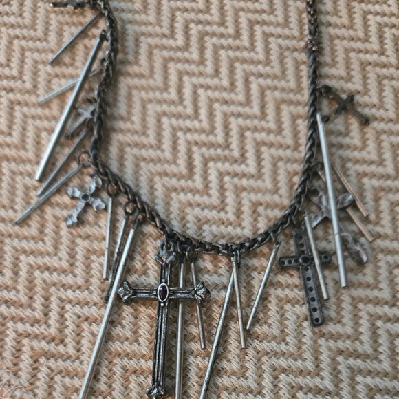 Cross charm necklace - Picture 2 of 3